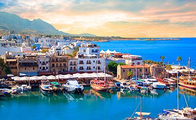 Yurt dışında mülk satın alma konusunda endişeliydik, ancak CyprusNest her şeyi net ve güvenli hale getirdi. Bugün Limasol'da kendi dairemiz var ve bundan daha mutlu olamazdık.